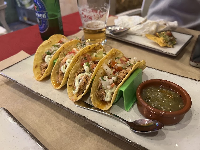 Restaurante Los Pinche Tacos