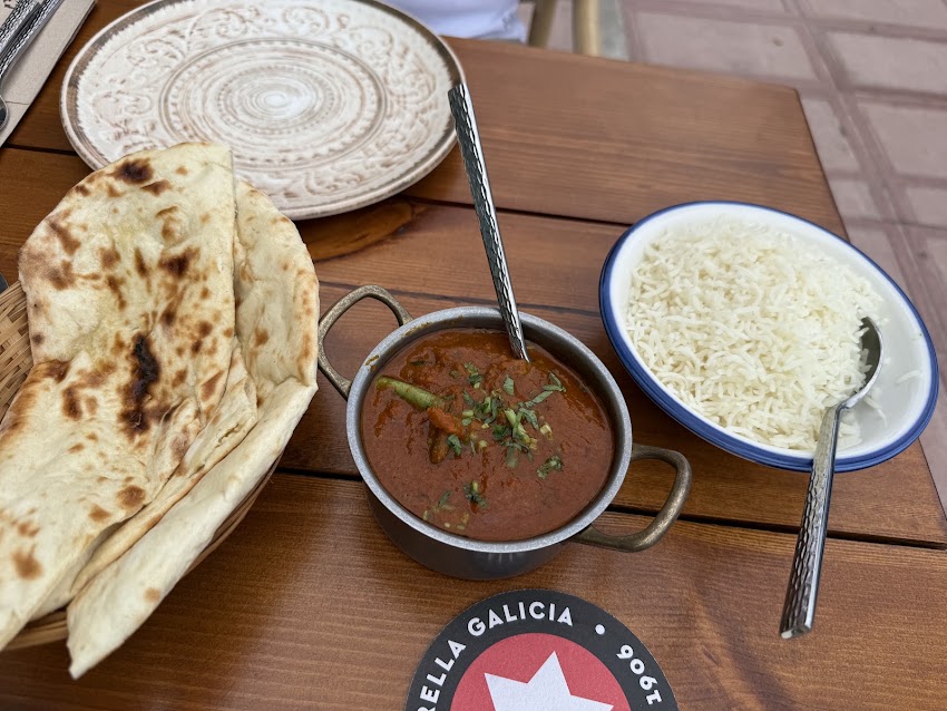 BOMBAY BISTRO RESTAURANTE & CAFE