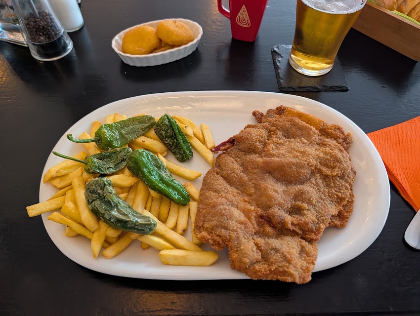 Lolas Bar Pinchos y Tapas