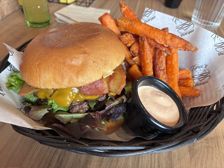 Fina’s burger