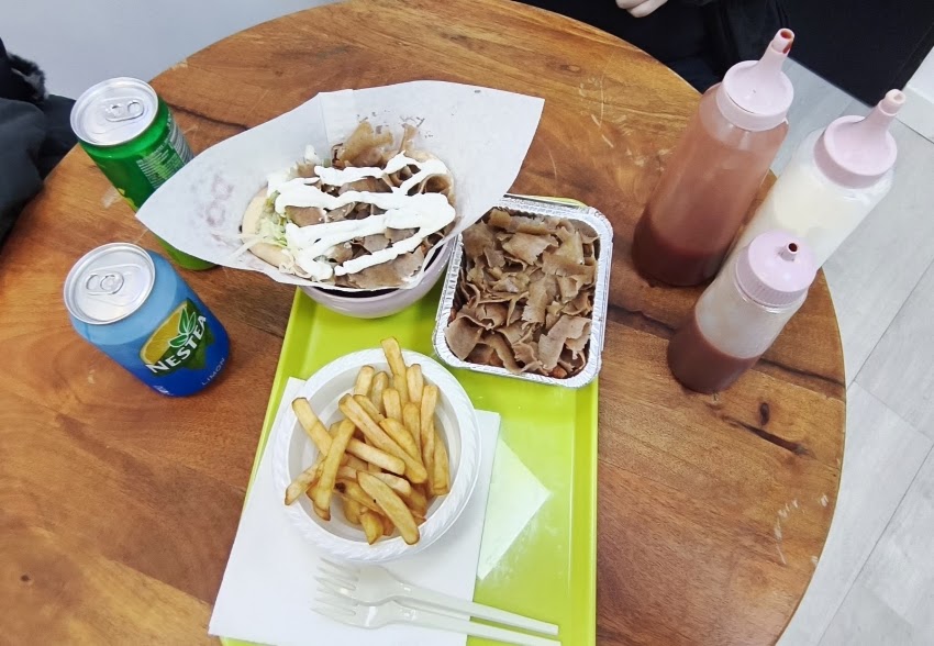 Noon kebab y pizzería