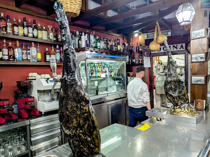 Bar La una y media Casa Rufino