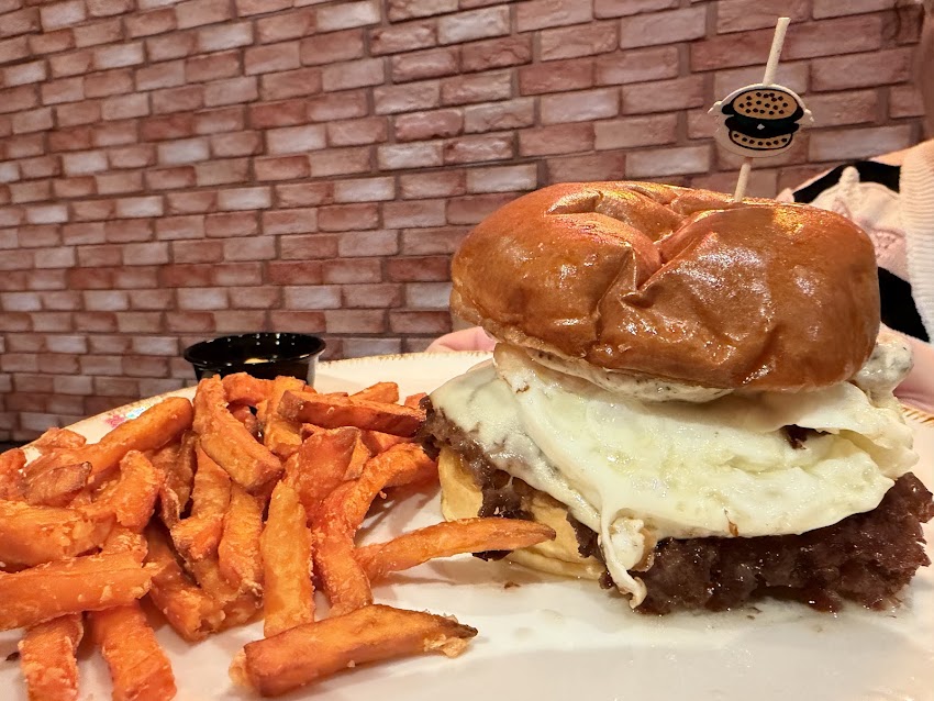 Macan’s Burgers