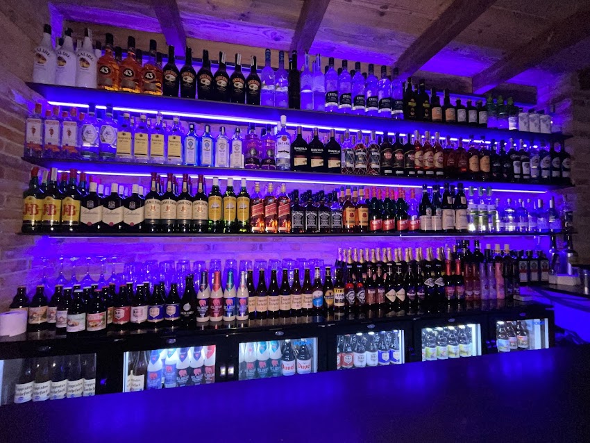 La Confianza Lounge Coffe bar