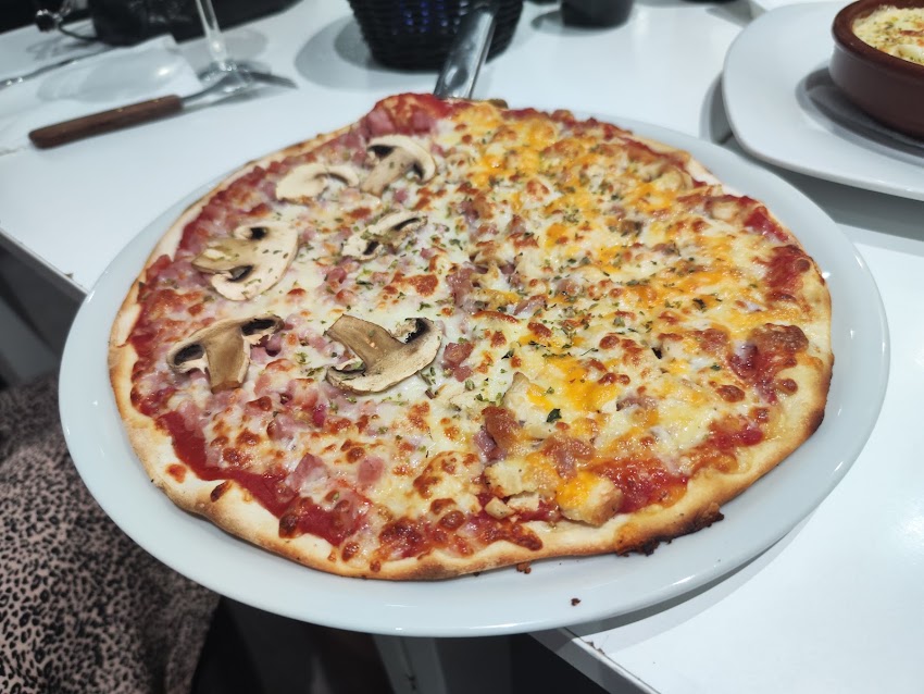 Pizzería Restaurante La Chata Gilena