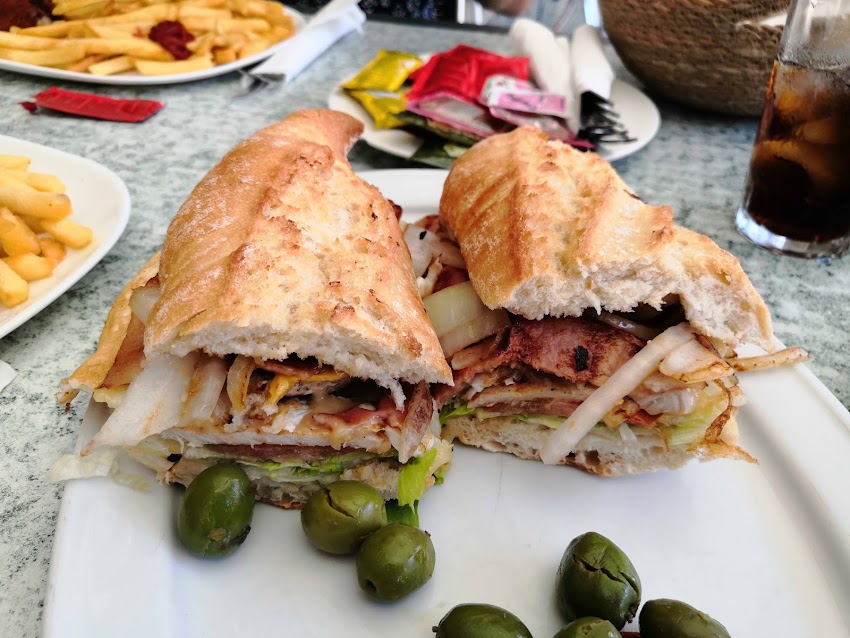 Bar Restaurante – Casa Iván