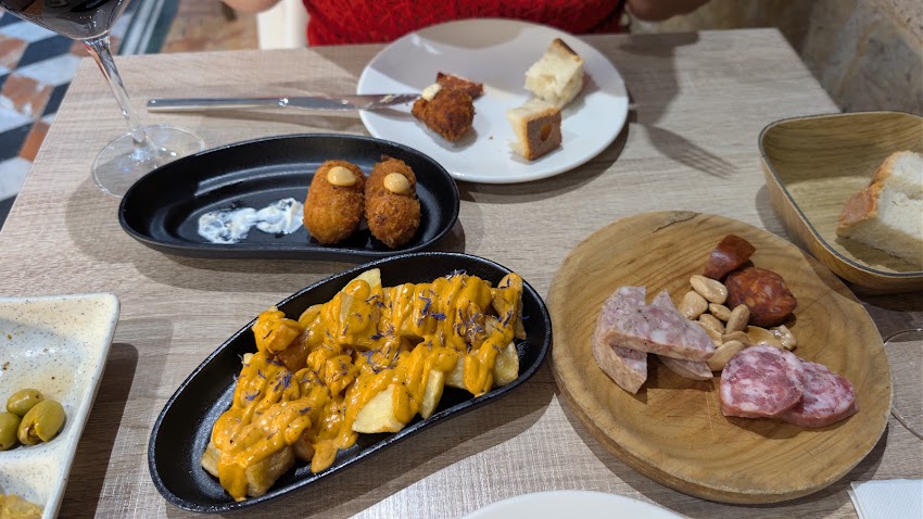Restaurante Tapería “El Cantón”