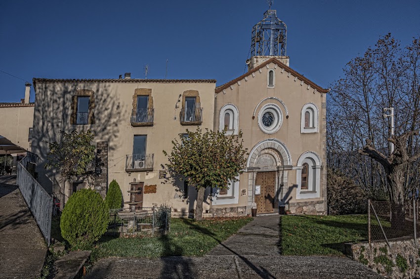 Hostal La Salut de Terrades. Santuari de la Mare de Déu de la Salut