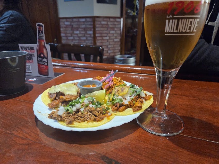 ÁNDALE WEY TAQUERIA MEXICANA