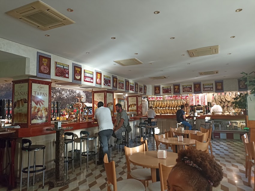 Cervecería Jamonería Lagos