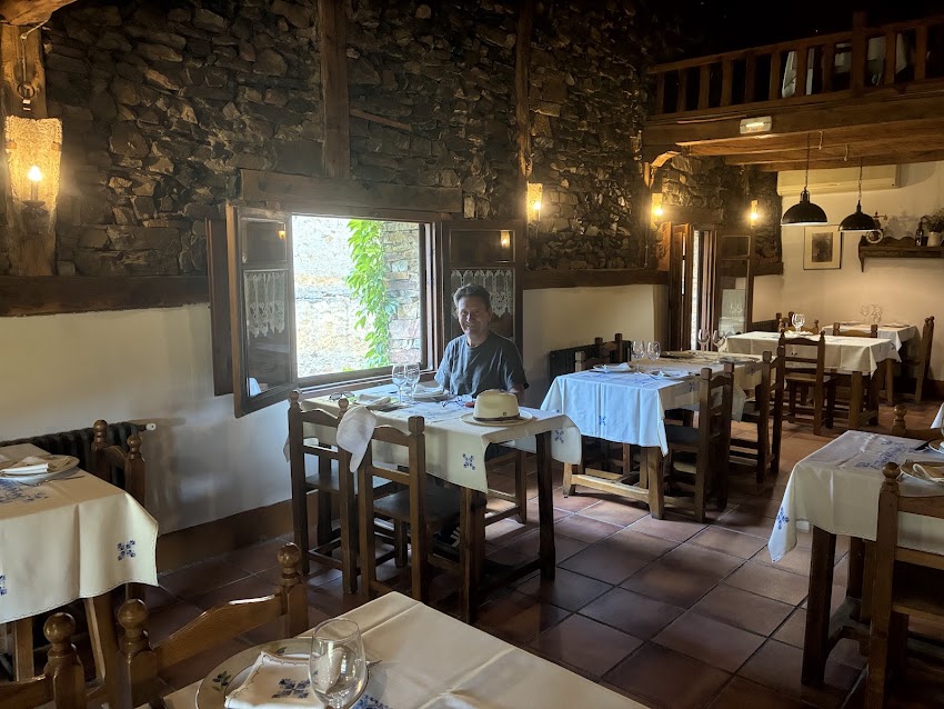 Mesón Los Cantos