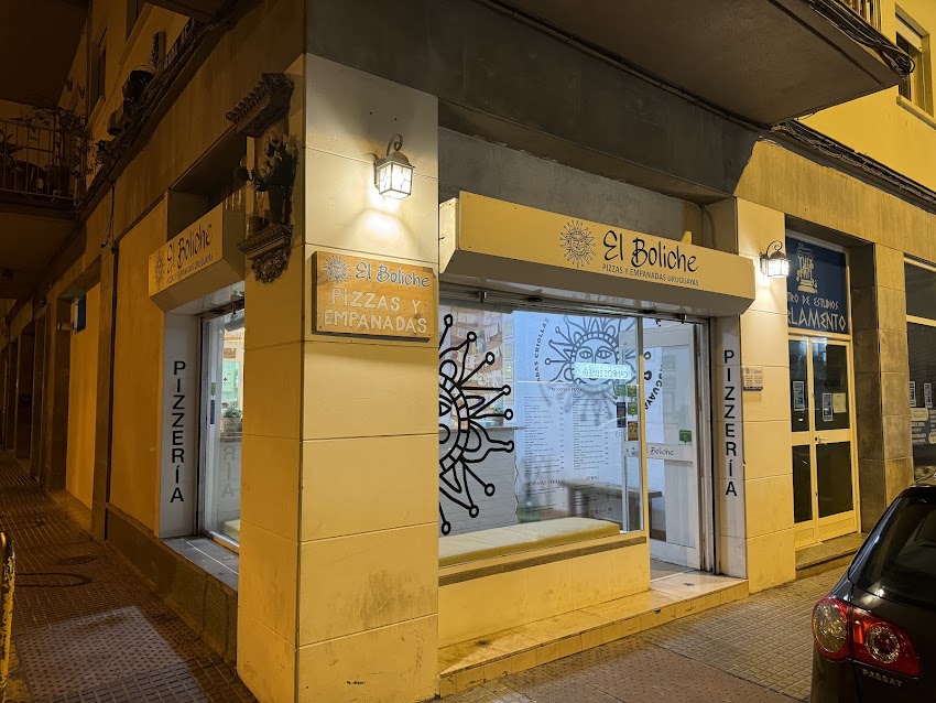 El Boliche, Cádiz. Pizzas uruguayas y empanadas criollas. Take away.