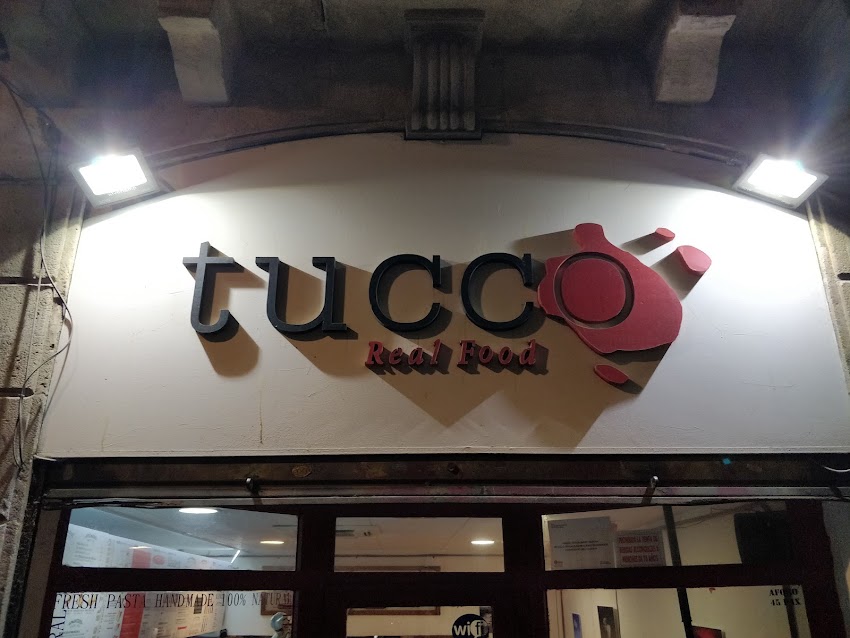 Pizza Raval.Tucco