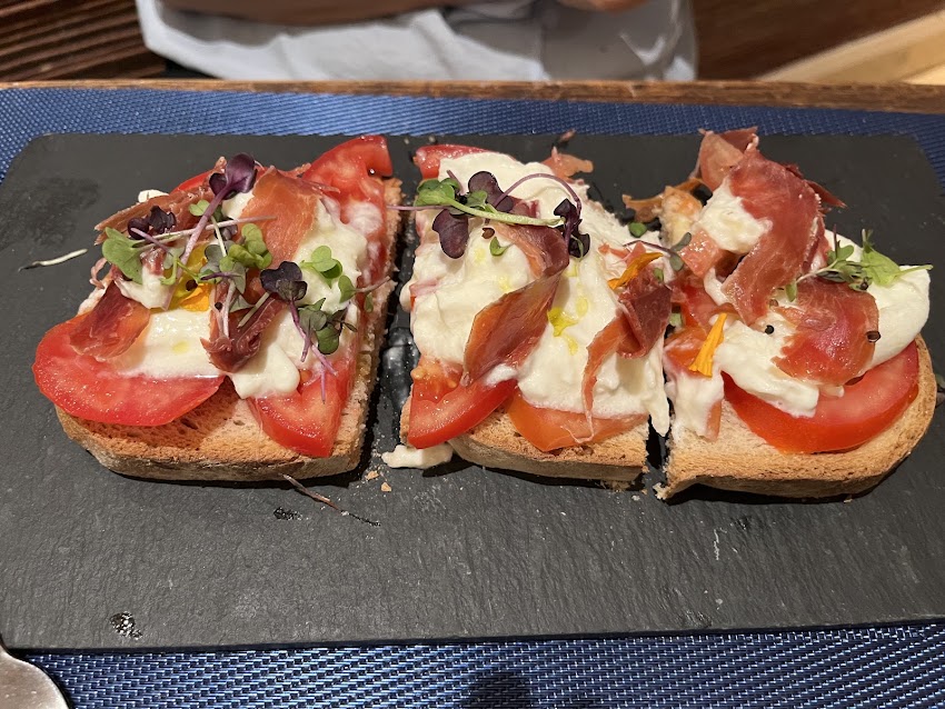 Maura Wines & Food – Restaurante en el Retiro