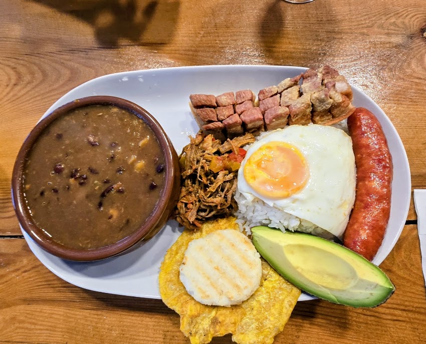 Raices de la gran colombia, bar restaurante