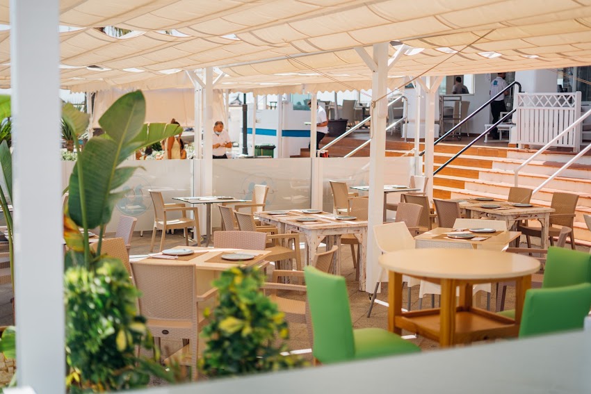 Ellas Restaurant & Beach