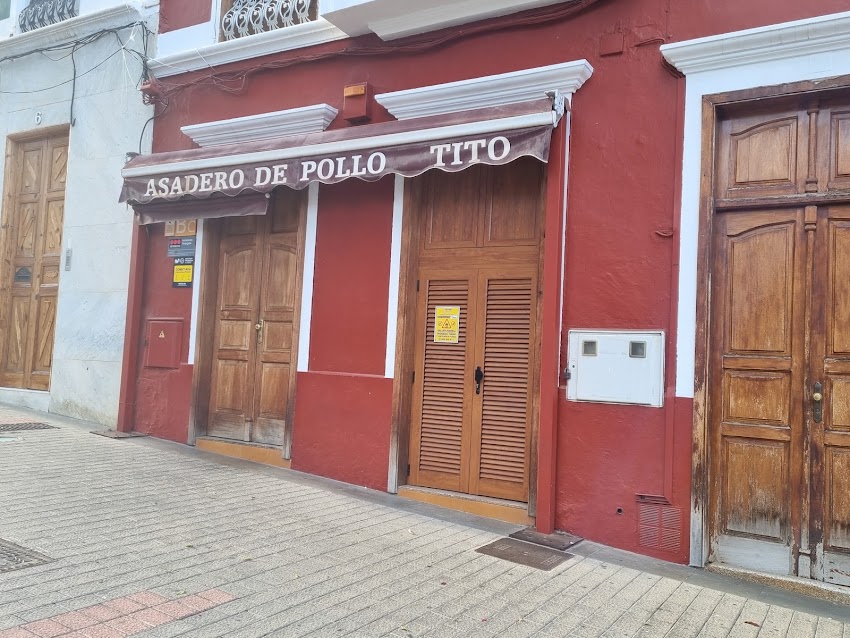 Asadero de pollos Tito