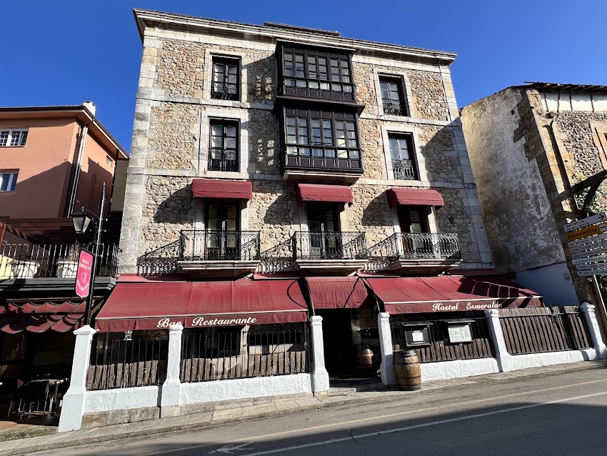 Hostal Restaurante Esmeralda