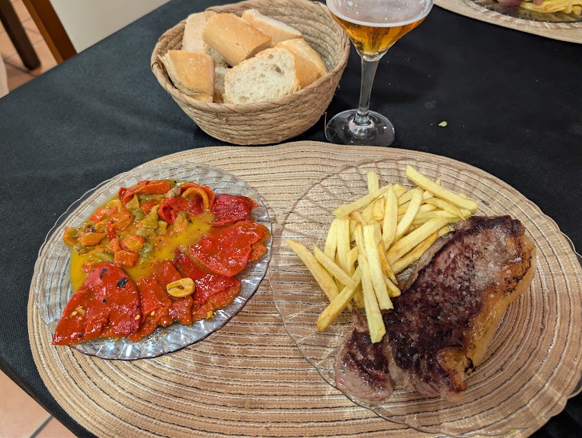 La Leñera – Bar Restaurante y piscinas de Valgañón