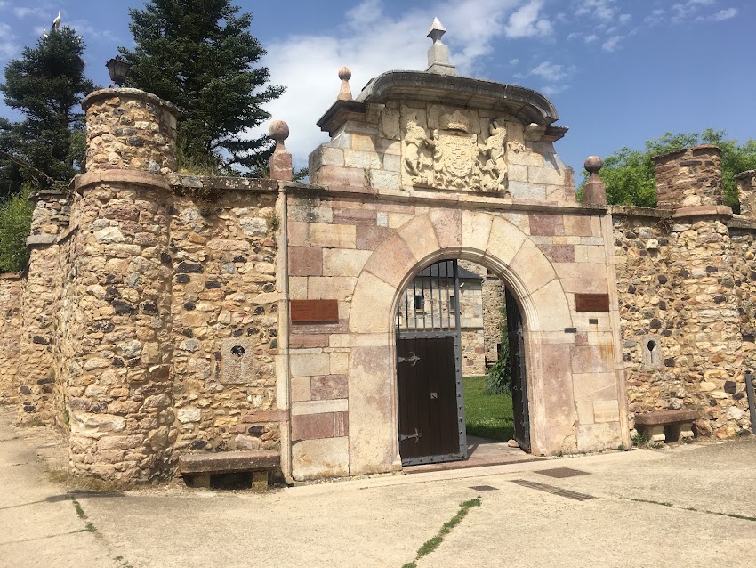 CANTINA-Palacio de Quiñones, Riolago