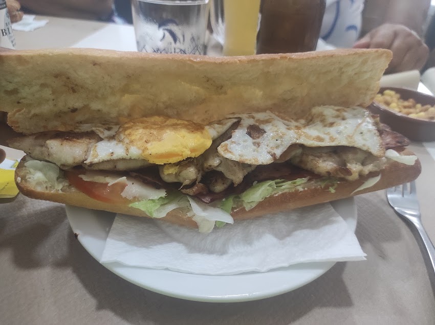 Ximo’s Hamburguesería-Bocateria