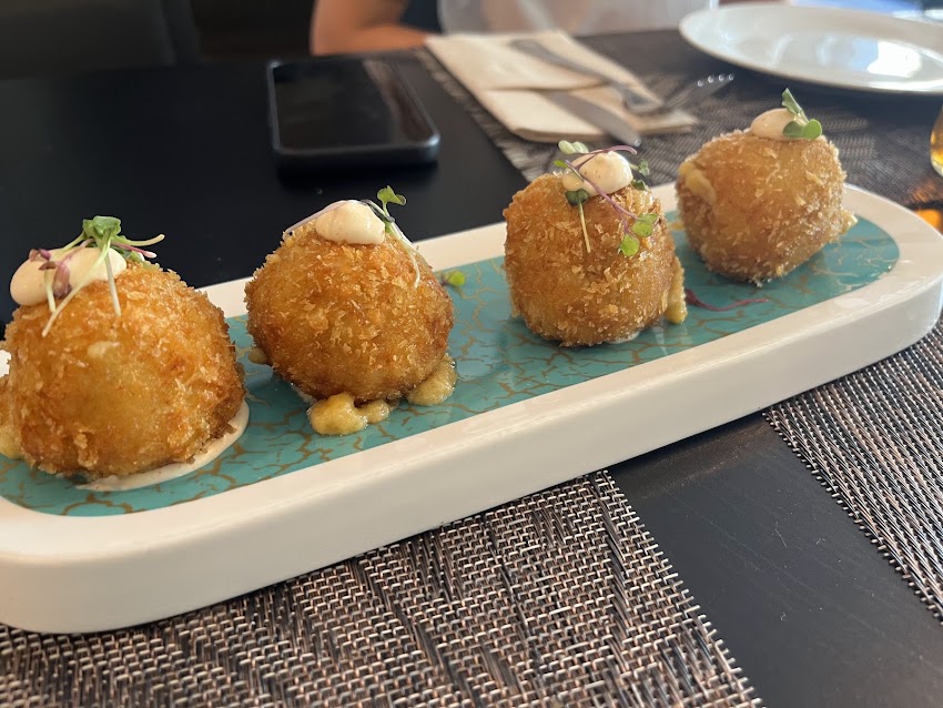 Katán Restaurant