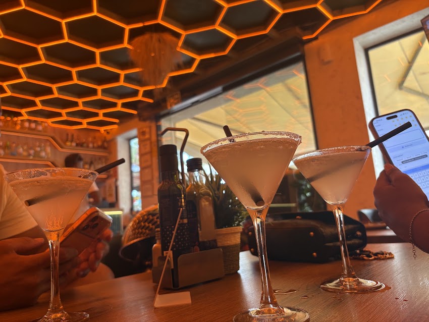 Vicino Restaurante & Lounge Bar