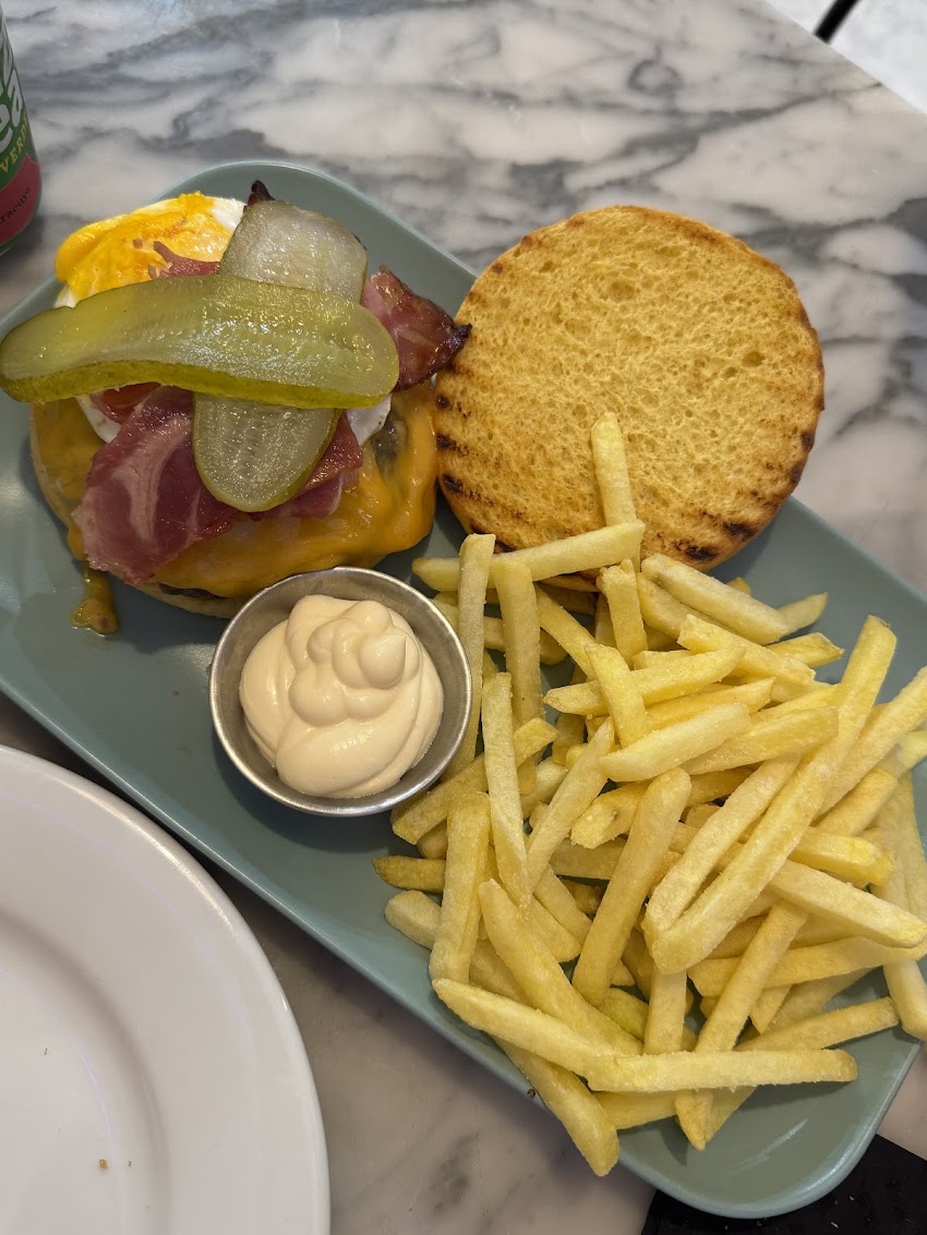 Jem Bar Cafeteria Brunch