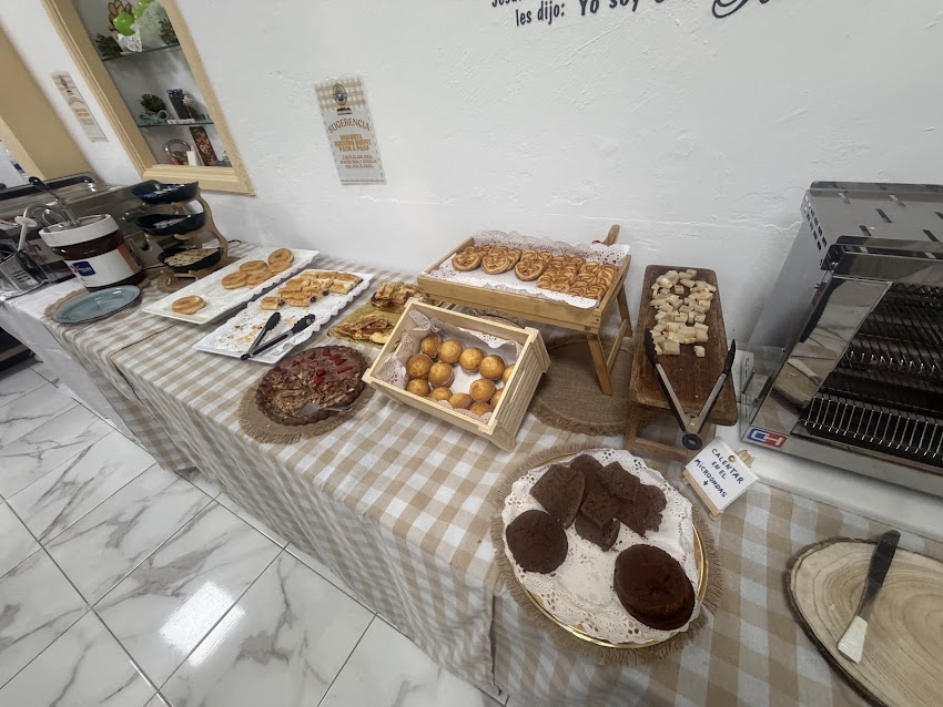 Desayuno Buffet Pan y Café