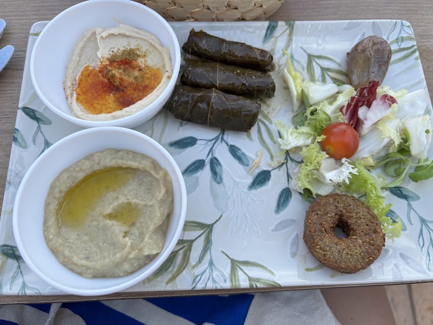 Ward coffee and tea lounge restaurant
