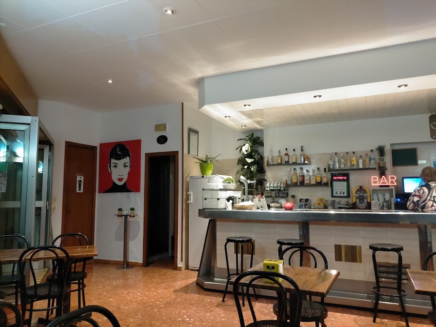 Cafeteria Bar Cal Tenorio