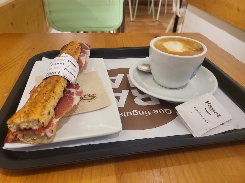 Panet Trueta – Forn de Pa, Pastisseria i Cafeteria