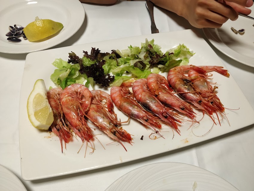 Restaurante BAYDAL / Restaurante de comida mediterránea en el puerto de Calpe