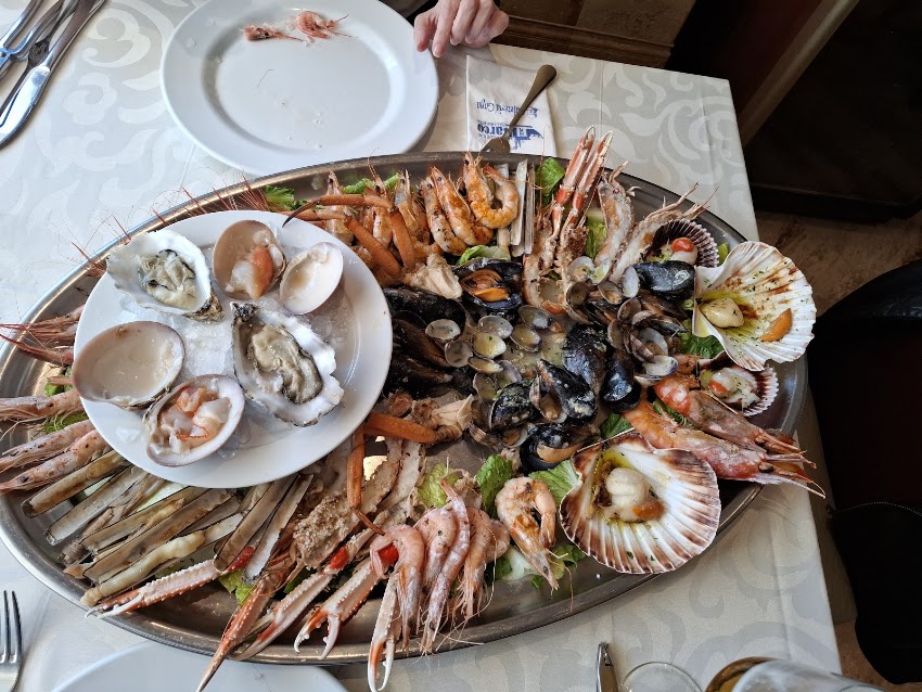 Restaurante Marisquería El Barco