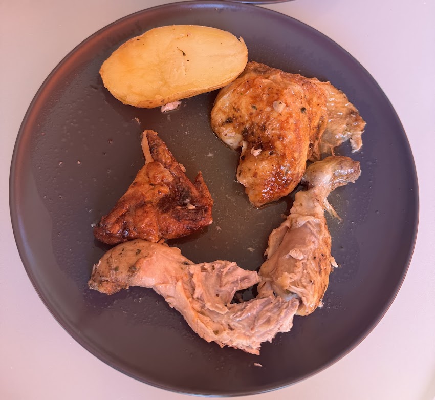 Pollos a ľ AS de ľ AST Vilafortuny (Rostissería – Catering)