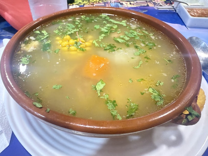 Con sabor venezolano Food & darts