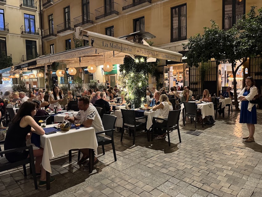 Illari Vinos y Tapas