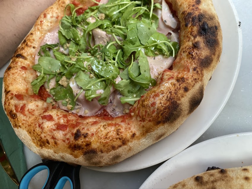 Vesta Restobar & Pizzería