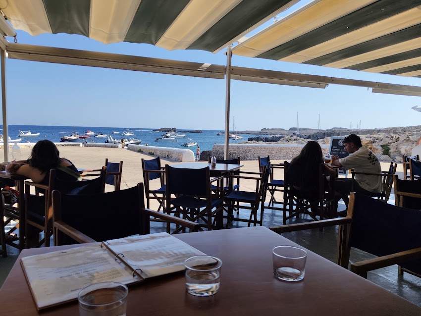 Paupa Bar Restaurant