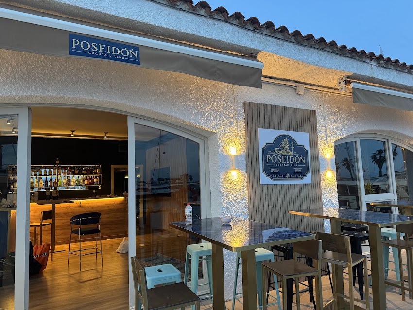 Poseidón Bar & Cocktail Club
