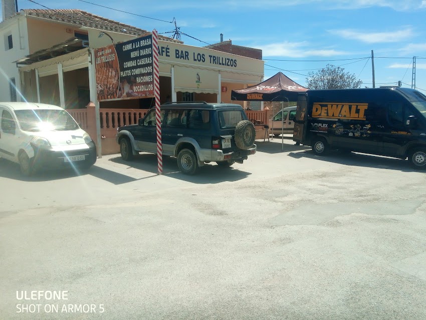 Los Trillizos