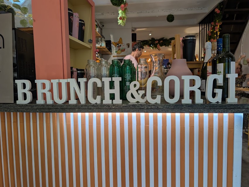Corgi Cafe | Sagrada