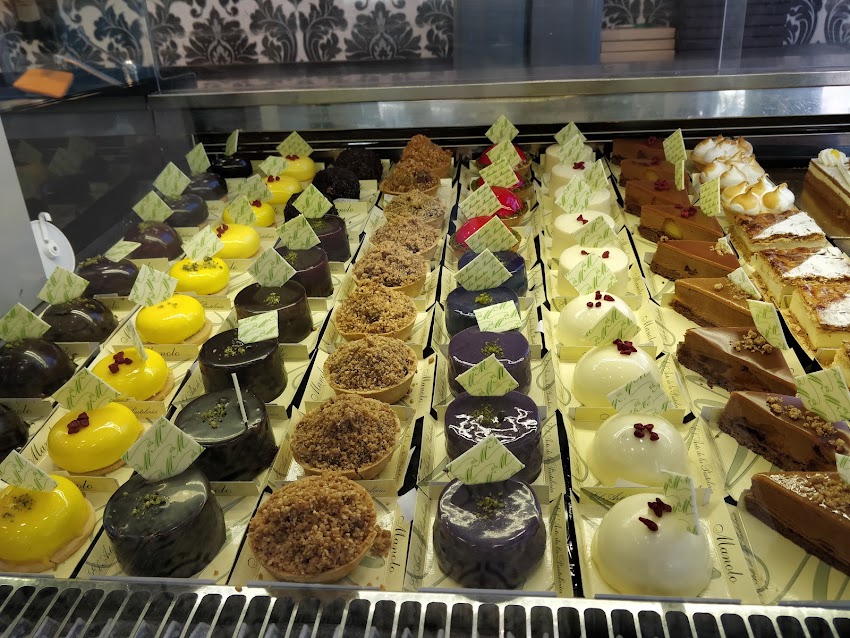 Pastelería Manolo by Hermanas Manzano
