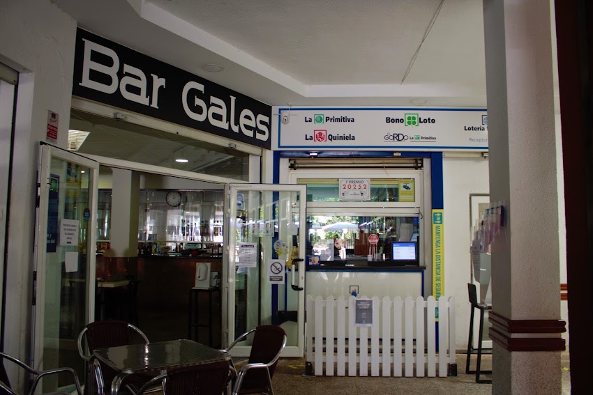 Bar Gales