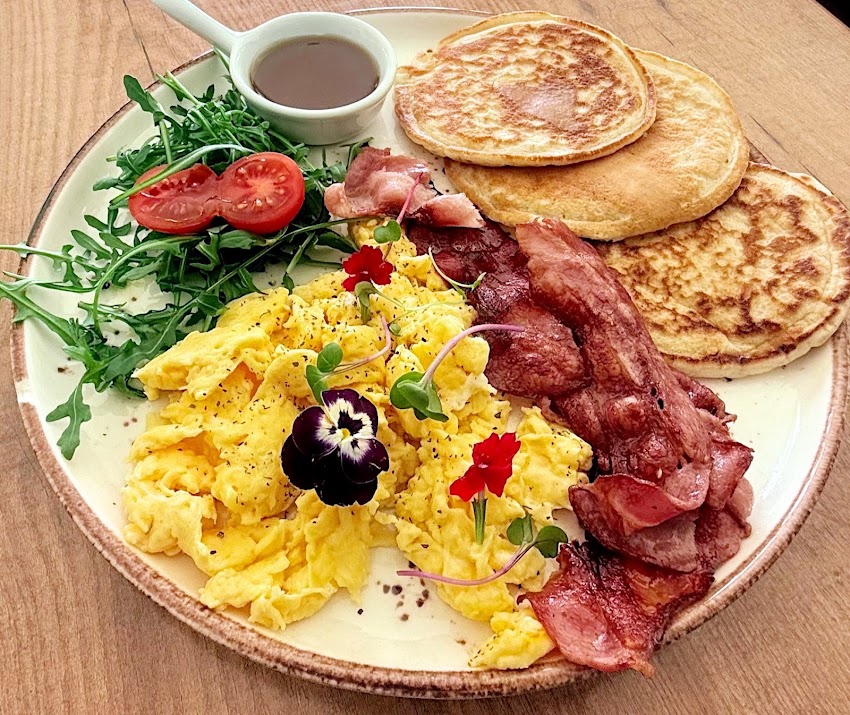 ES FAR Coffee & Brunch