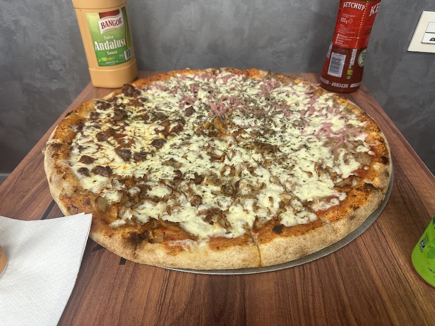 3R Pizzas, kebab, patatas assadas,