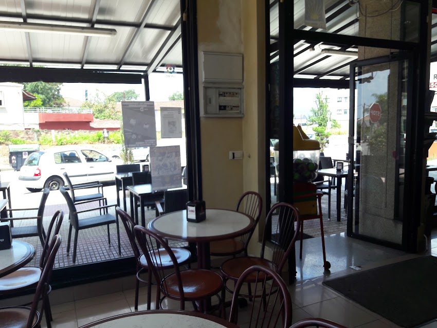 Cafetería Pizza Eiki