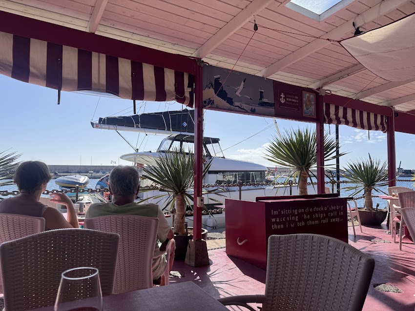 ONE Sailors Bar de Navegantes