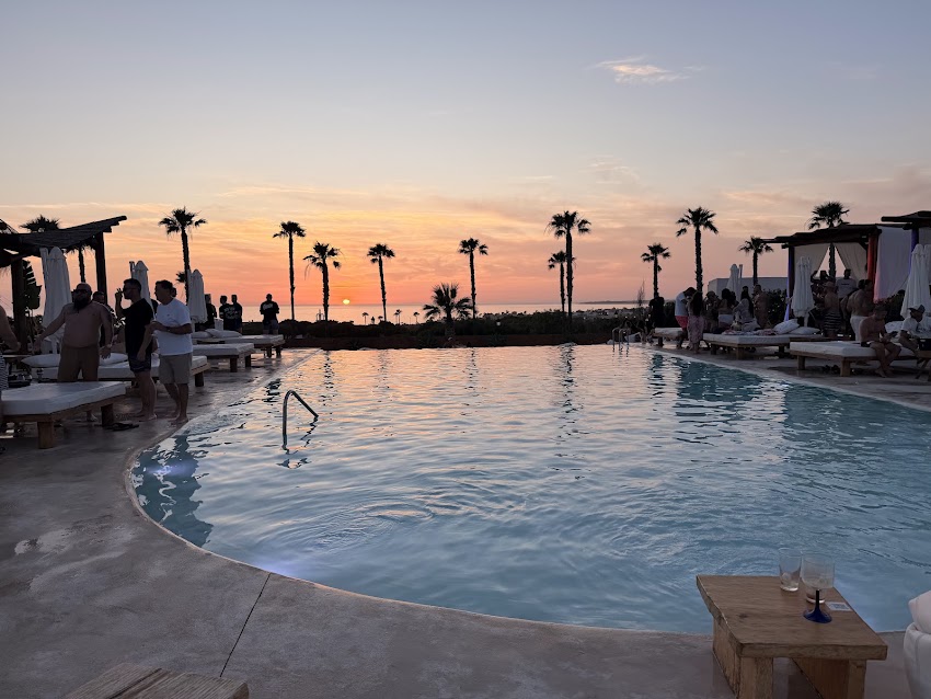 Mimi pool club