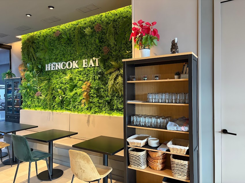 Hencok eat